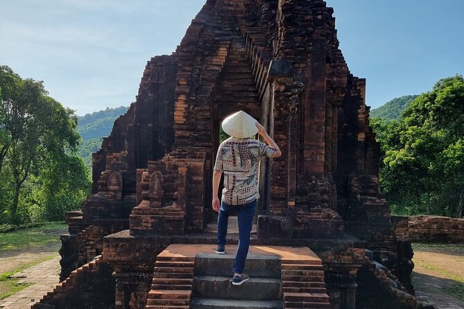 Early My Son tour/transfer and tour start from 8 a.m - The guide makes the difference