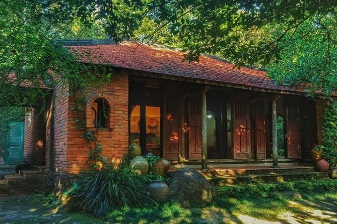 Experience Traditional Vietnamese Costumes at Dong Dinh Museum - Morning or afternoon: choosing the better departure