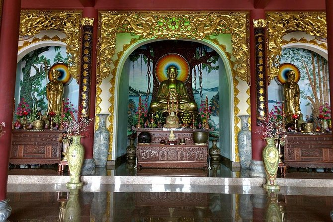 Explore Da Nang in one day _Private tour - Shopping and people-watching at Han Market