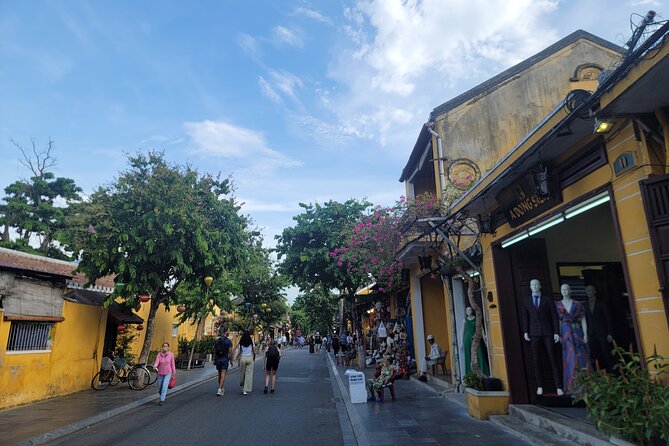 Explore Hoi An ancient town and local villages with a local guide - Three hours among Hoi An’s old streets