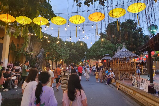 Explore Hoi An and Da Nang by private tour with local guide - Three hours in Hoi An Ancient Town