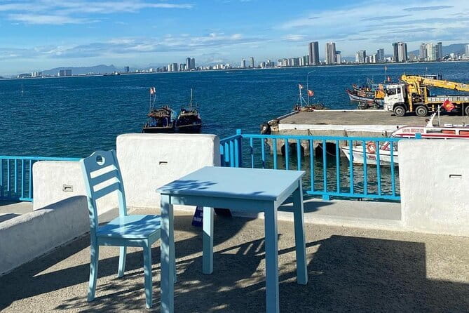 [Free E-sim] Da Nang Coastal Charm Half Day Cafe Tour - Han Market: shopping with a local-city feel