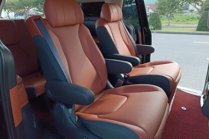 From Da Nang Airport to Hoi An Limousine Transfer Shuttle - Meeting your driver at Da Nang International Airport