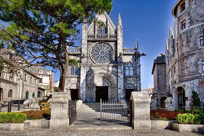 Golden Bridge & Ba Na Hills 1 Day including buffets lunch & 2 ways Cable Car - Weather, clothing, and crowd control