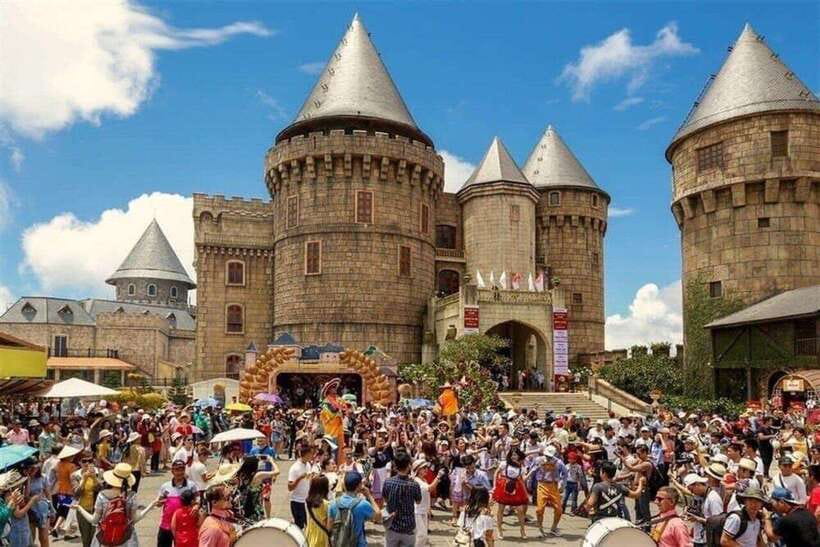 Golden Bridge - Ba Na Hills Day Trip From Hoi An or Da Nang - Returning by cable car and van