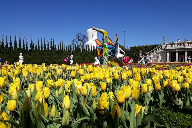 Golden Hand Bridge And Ba Na Hills tour from Hoi An/ Da Nang - Fantasy Park, restaurants, and the theme-park question
