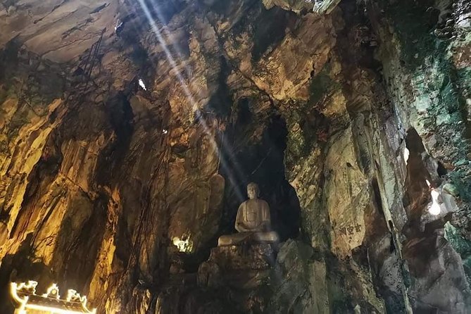Guided Tour to Marble Mountains & Hoi An Walking Tour , Night Market, Boat Ride - The sampan ride and floating lantern moment