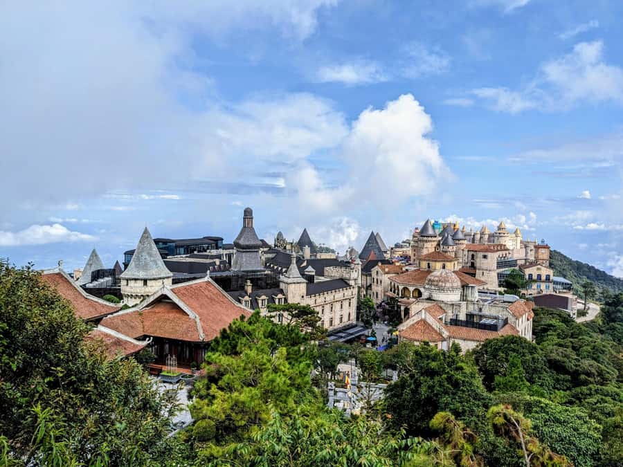 Hoi An/Da Nang: Ba Na Hills & Golden Bridge Small-Group Tour - Rides, shows, and the cost of extras