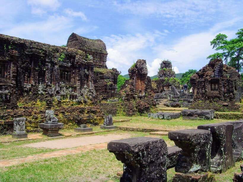 Hoi An/ Da Nang: Marble mountain and My Son Full Day - The guide makes a real difference