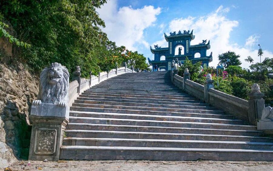 Hoi An/Da Nang: Snorkelling & Island-Hopping Speedboat Tour - The guide can make or break the day