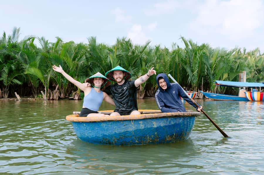Hoi An: Lantern Making, Basket Boat, and Cooking Class - A short lantern workshop back in Hoi An
