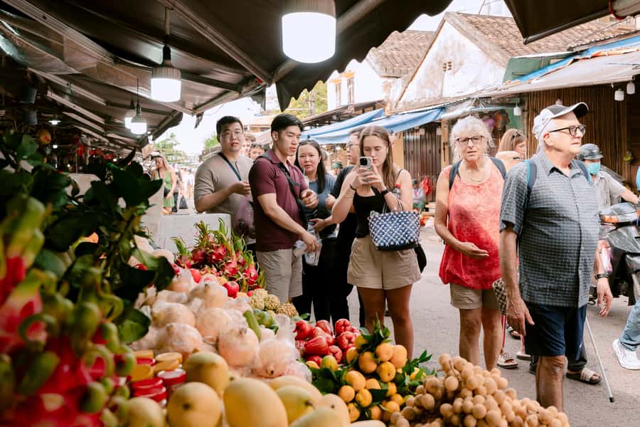 Hoi An: Lantern Making, Basket Boat, and Cooking Class - Starting at the market around 8:30
