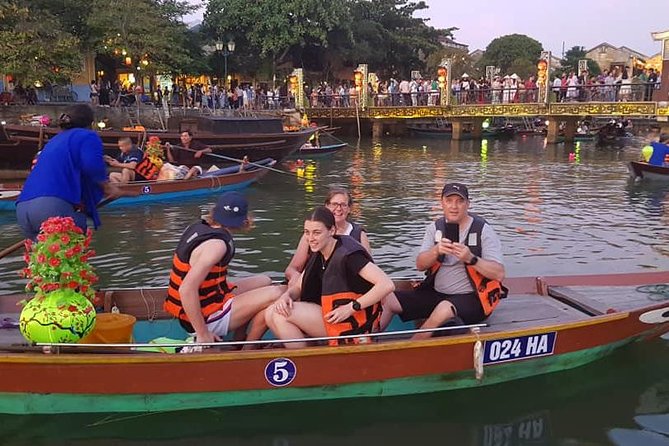 Hoi An Nightlife Tour with Hoi An Ancient Walking Tour, Boat Ride, Night Market - The 3 p.m. pickup from Da Nang or Hoi An