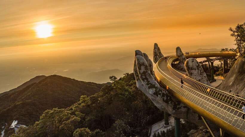 Hoi An: Private Car to Hue with Fabulous Stops Along the Way - Hai Van Pass and its sharp mountain bends