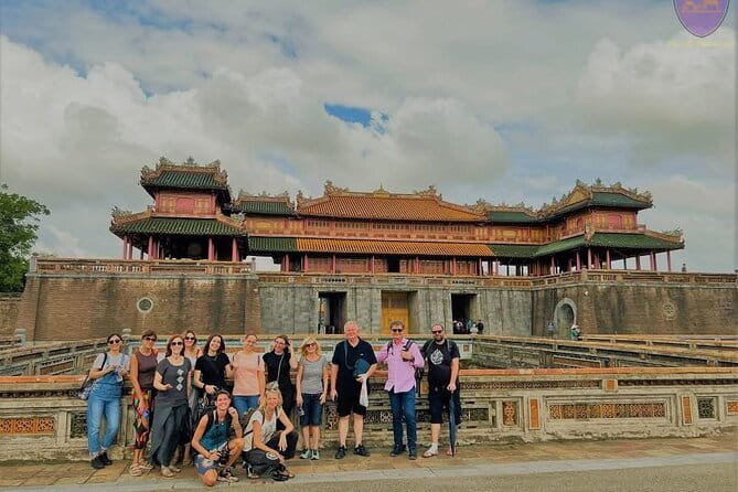 Hoi An Walking Tour, Sampan Boat Trip , Foodie Tour by Night - A local food tour with several small discoveries