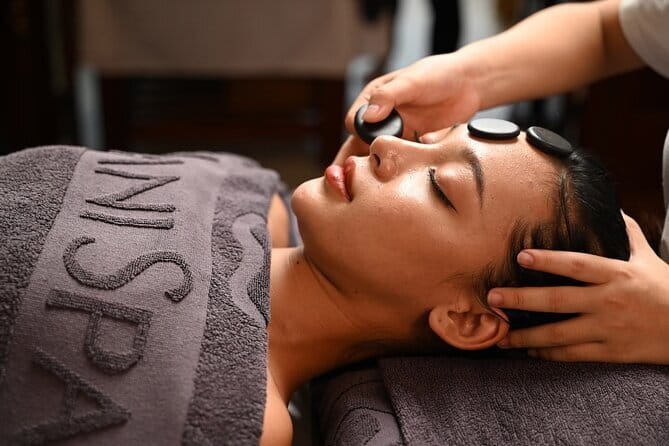 Hot Stone Massage For Full Body Blood Circulation At Da Nang - Key points to know before booking