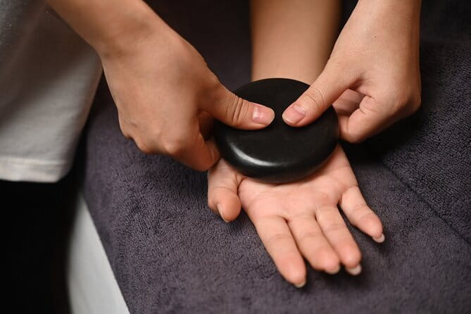 Hot Stone Massage For Full Body Blood Circulation At Da Nang - What happens during the one-hour treatment