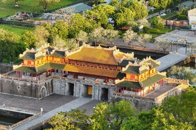 HUE City 1 Day Guided Tours from Da Nang City - Hai Van Pass and Lap An Lagoon set the tone