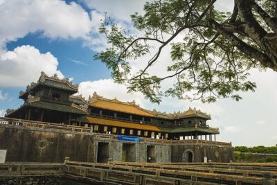 Hue Imperial City Daily Ingroup Tour via Hai Van Pass