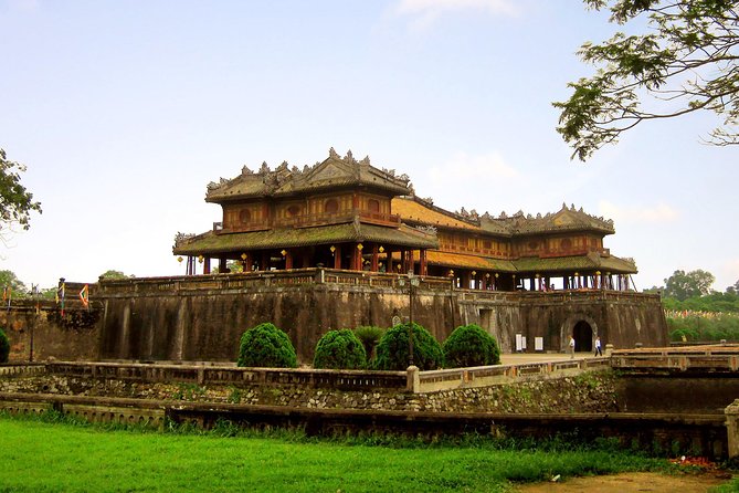 Hue Imperial City Private Tour - Hai Van Pass: a scenic start above the coast