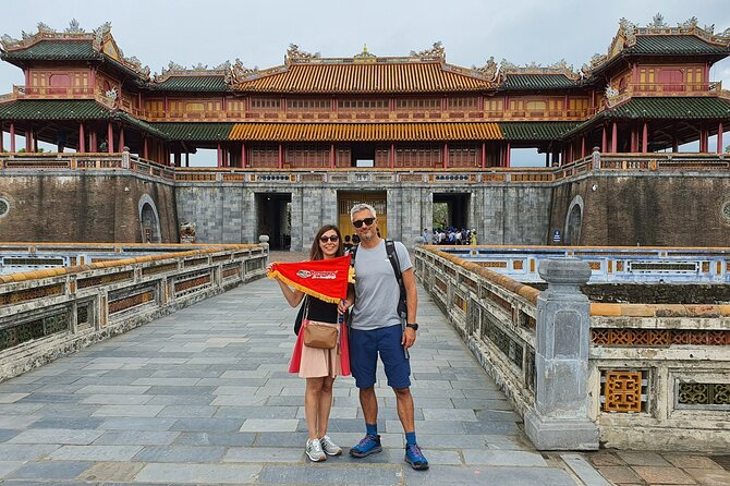 Hue Imperial City Private Tour with Local Experts - Entering Hue Imperial City through the Noon Gate