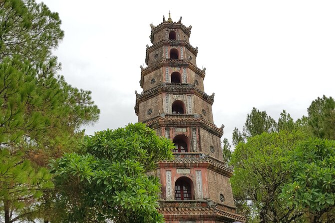 Hue Imperial City Private Tour with Royal Lunch - A Hue Lunch with Bun Bo Hue