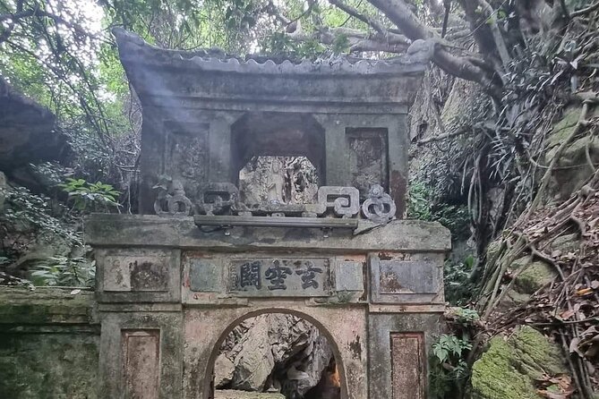 Marble Mountain & Hoi An Ancient City - Afternoon & Evening Tour - Climbing Through Marble Mountains