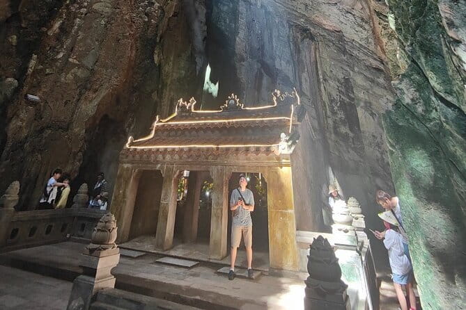 Marble Mountains, Hoi An City Lantern Boat Ride Tour from Da Nang - The Thu Bon River lantern boat ride