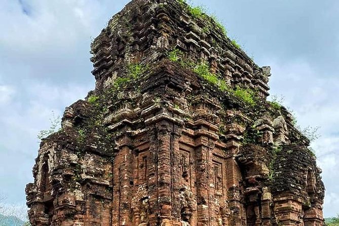 My Son Holyland , Marble Moutain,Hoi An Walking Tour with Night Market,Boat Ride - A 20-minute sampan ride on the small river