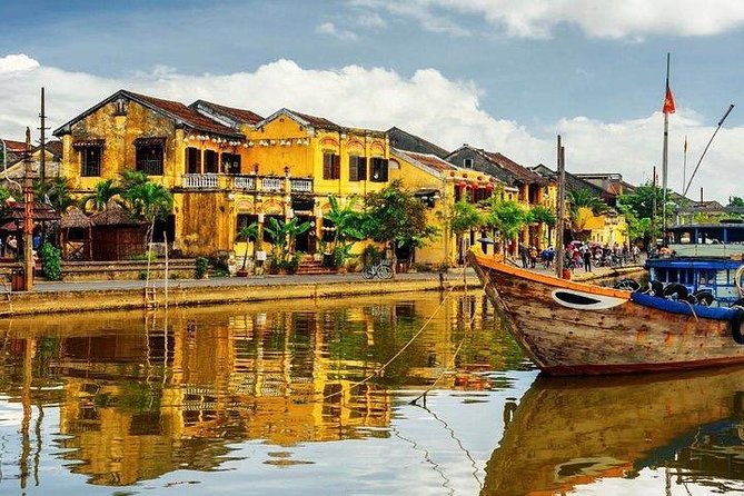 My Son sanctuary and Hoi An ancient town private tour (8a.m-4p.m) - Walking Hoi An’s old streets for three hours