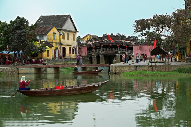 My Son Sanctuary And Hoi An Heritage Full-day Tour - Lunch beside Hoi An’s old streets
