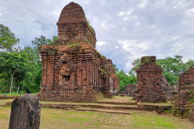 My Son Sanctuary and Marble Mountains from HOI AN OR DA NANG - Lunch between the two major stops