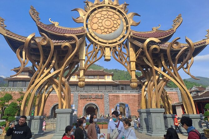Private car and cable car ticket to the Ba Na hills and Golden Bridge - Golden Bridge and the famous stone hands