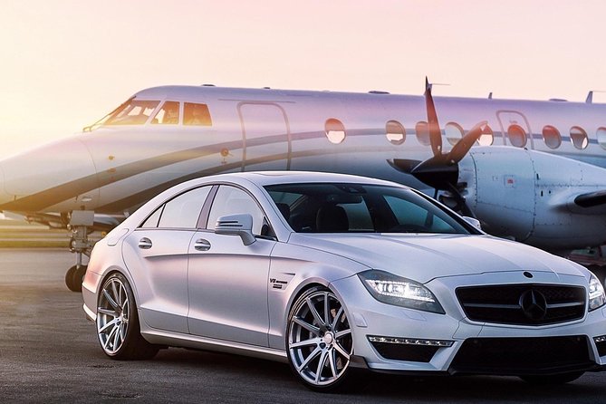 Private car transfer from Hoi An to Da Nang Airport( 1 way ) - A direct 45-minute run from Hoi An to Da Nang Airport