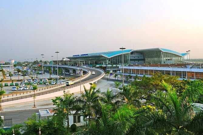 PRIVATE TRANSFER Da Nang Airport to/from Da Nang & Hoi An hotels - A calm first ride from Da Nang Airport