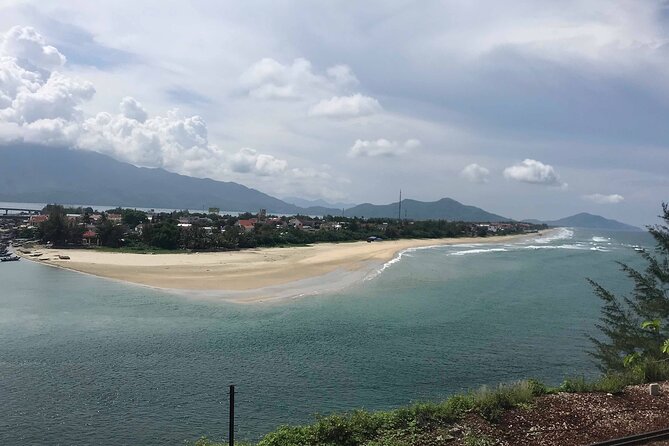 Private Transfer Da nang or Hoi An To Hue Via Ba Na Hill Golden Bridge - Crossing Hai Van Pass by private car