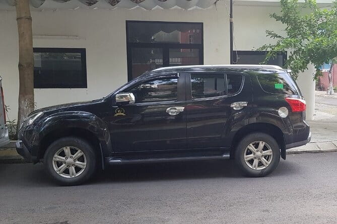 Private transfer service from Danang airport to Hotel - Booking details that prevent airport confusion