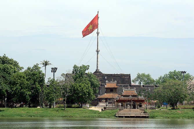 Round Trip: Da Nang/Hoi An – Hue with English-Speaking Driver - What the driver service is really like