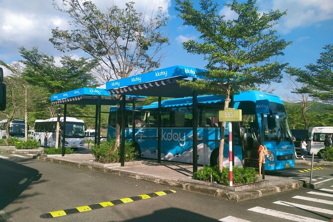 Shuttle bus to Golden Bridge - Ba na hill from Da Nang - Starting at Login Coffee in Da Nang