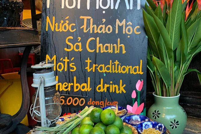Shuttle from Da Nang Airport to Hoi An city or vice versa - Using the service from the train station