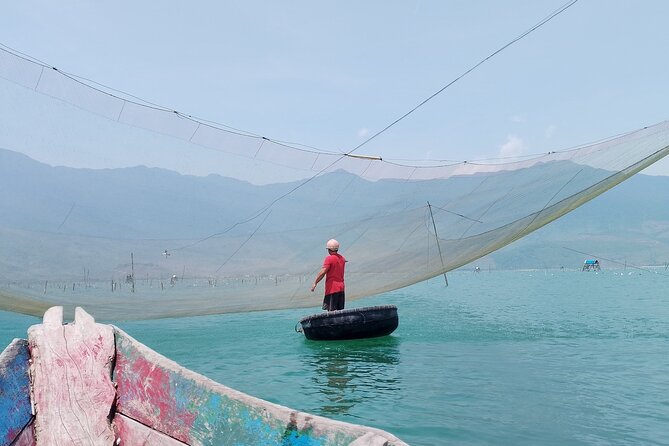 Vietnam/Lang Co Oyster Tour by Fishing & Tasting Oyster Flavors - Seeing how oysters grow before eating them