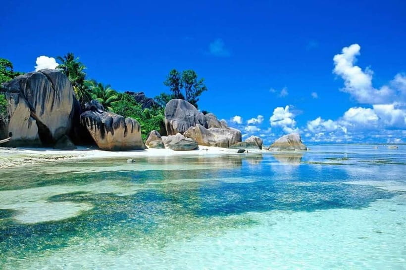 Visit Cham Islands & Snorkelling & Scuba Diving - From your hotel to the Cham Island canoe