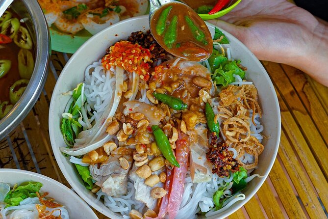 Walking Food Tour of Da Nang - The market stop and the ingredients behind the dishes